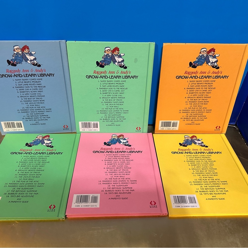Raggedy Ann & Andy's Grow-and-Learn Library Complete Set of 20 Hardcover Books - Picture 7 of 8